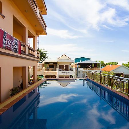 G Eleven Hotel Phnompen Kültér fotó