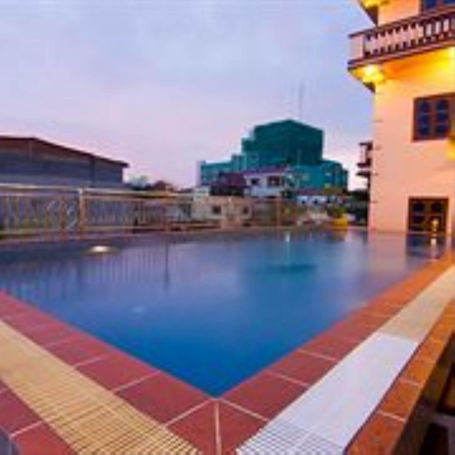 G Eleven Hotel Phnompen Kültér fotó